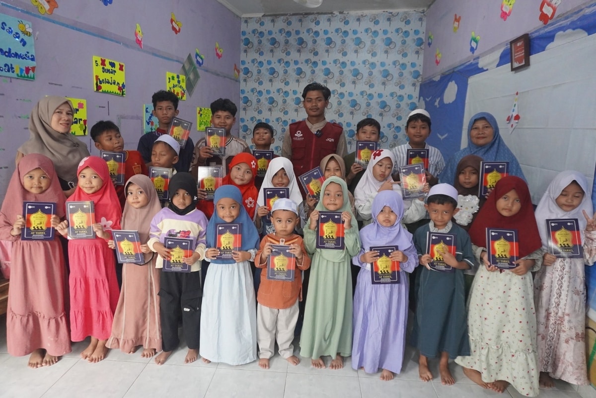 Berbagi Iqra untuk TPQ Marisya, Menumbuhkan Semangat Belajar Al-Qur'an Sejak Dini Berbagi Iqra untuk TPQ Marisya, Menumbuhkan Semangat Belajar Al-Qur'an Sejak Dini