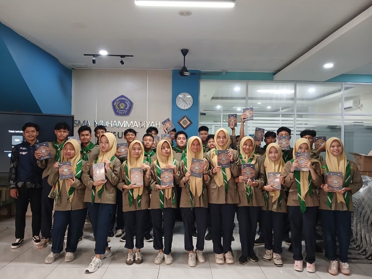 Zakat Baik Kembali Hadir di SMA Muhammadiyah 8 Ciputat, Salurkan 400 Al-Qur’an dan 120 Iqra Zakat Baik Kembali Hadir di SMA Muhammadiyah 8 Ciputat, Salurkan 400 Al-Qur’an dan 120 Iqra