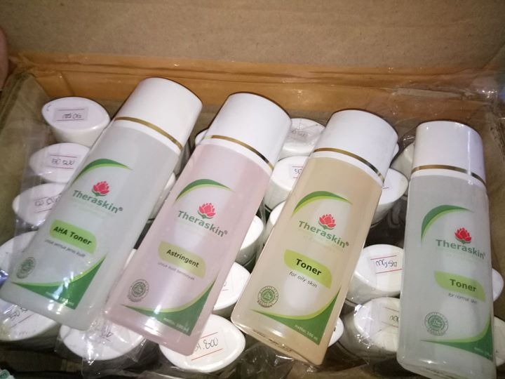 5 Jenis Produk Theraskin Toner Untuk Wajah Segar dan Glowing 5 Jenis Produk Theraskin Toner Untuk Wajah Segar dan Glowing