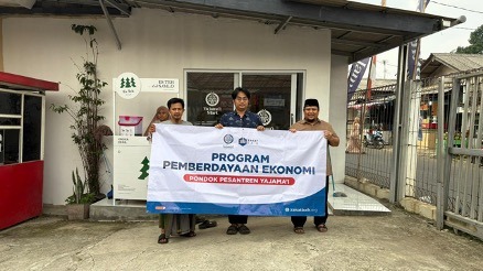ZAKAT BAIK DUKUNG KEMANDIRIAN EKONOMI PESANTREN MELALUI BANTUAN USAHA MINUMAN UNTUK PONDOK PESANTREN YAJAMA’I ZAKAT BAIK DUKUNG KEMANDIRIAN EKONOMI PESANTREN MELALUI BANTUAN USAHA MINUMAN UNTUK PONDOK PESANTREN YAJAMA’I