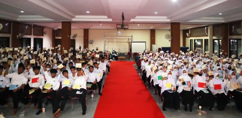 Ajak Mahasiswa Budayakan Wakaf, SEBI Luncurkan Program Sahabat Wakaf dan Kencleng Wakaf