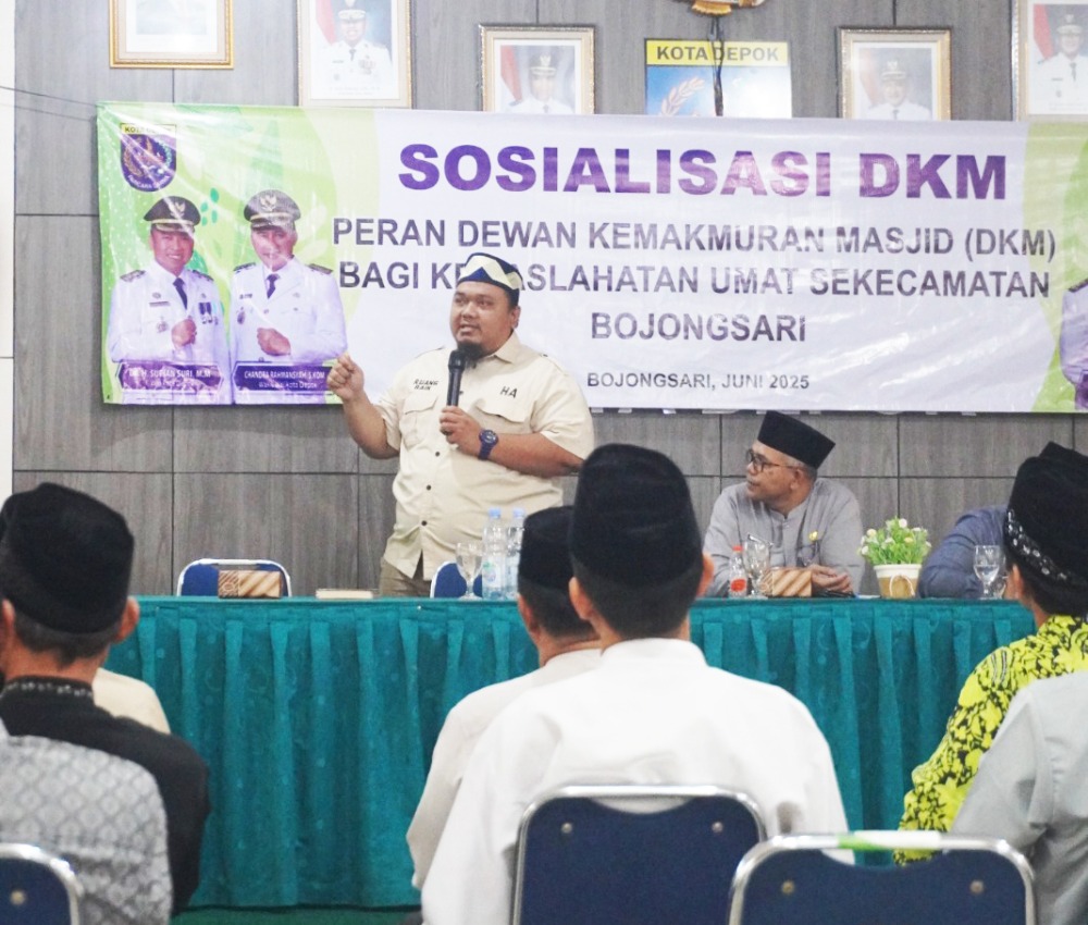 Bapak Hendra Aditya selaku pimpinan Zakat Baik memberikan materi