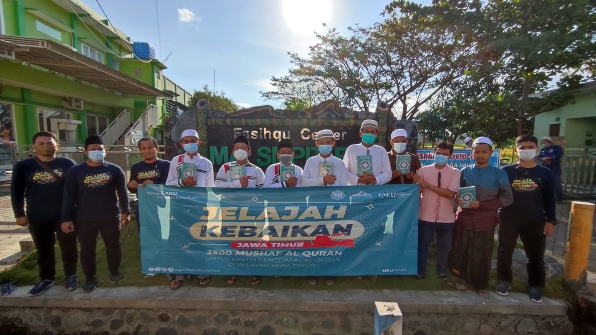 Dukung Pendidikan Al Qur’an, AKU berbagi 2500 Mushaf di Jawa Timur