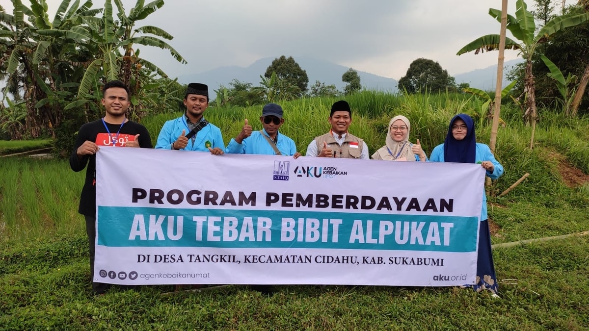 AKU Tebar Ratusan Bibit Alpukat Unggul Gratis di Kota Sukabumi