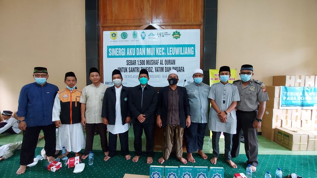 Foto Bersama Tokoh dan Perangkat Desa