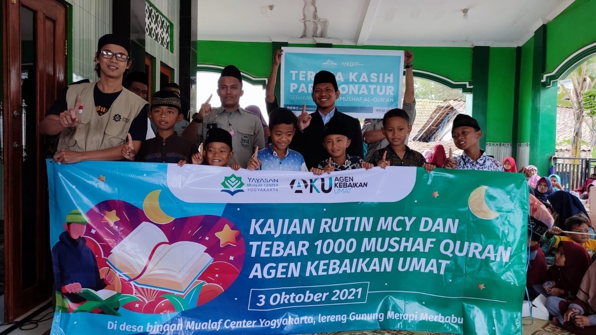 Dukung Dakwah Muallaf di Pelosok, AKU Sebar 1000 mushaf Al Quran di Lereng Gunung Merapi Merbabu