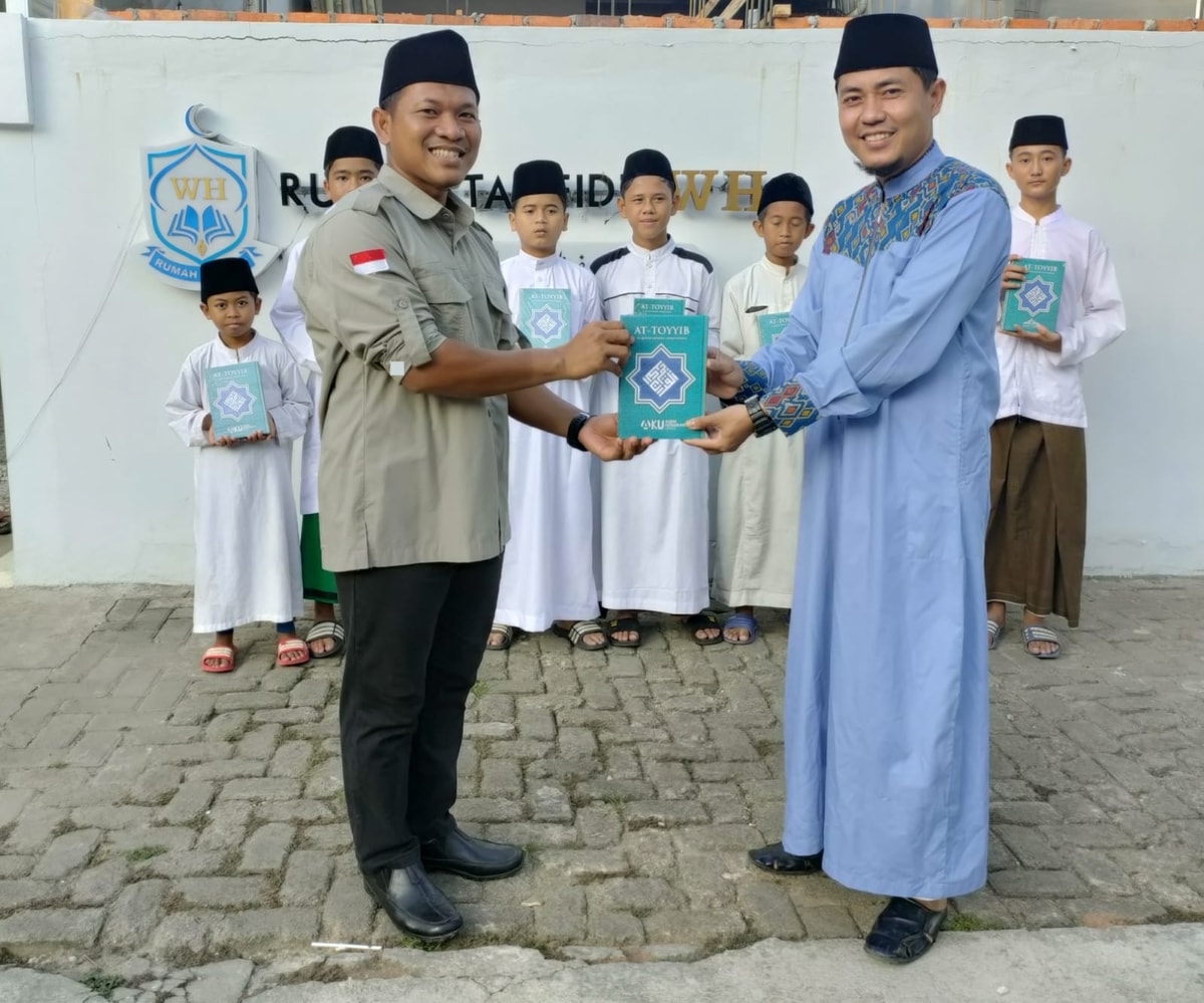 AKU Hadiahkan Mushaf Baru Untuk Para Santri  Tahfidz Asuhan Gubernur Banten