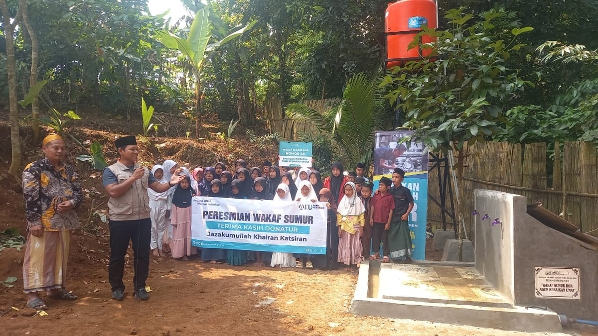 penyaluran wakaf Sumur Air Bersih di Pondok Pesantren Insan Atqiya Desa Sukaraja, Kecamatan Pulosari