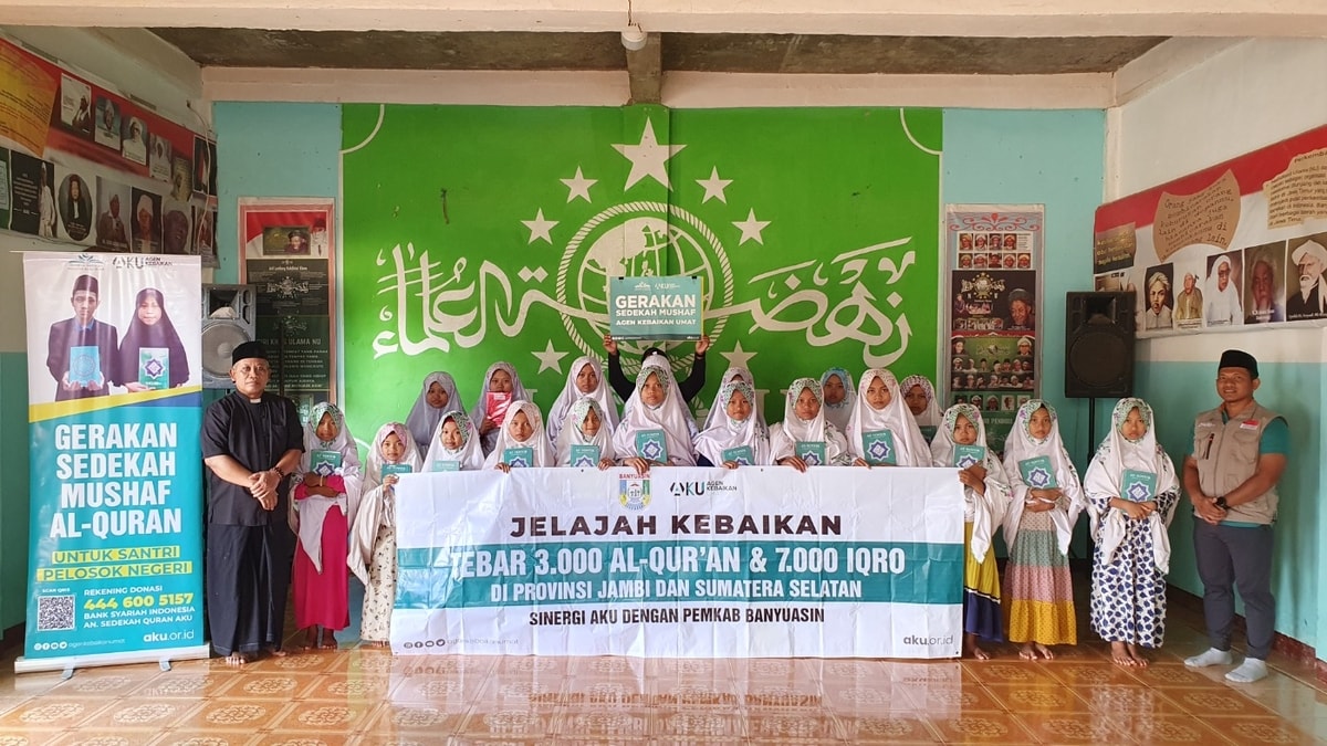 Bantu Kurangi Buta Huruf Al-Quran AKU Tebar 3.000 Quran dan 7.000 Iqro di Sumatera Selatan dan Jambi