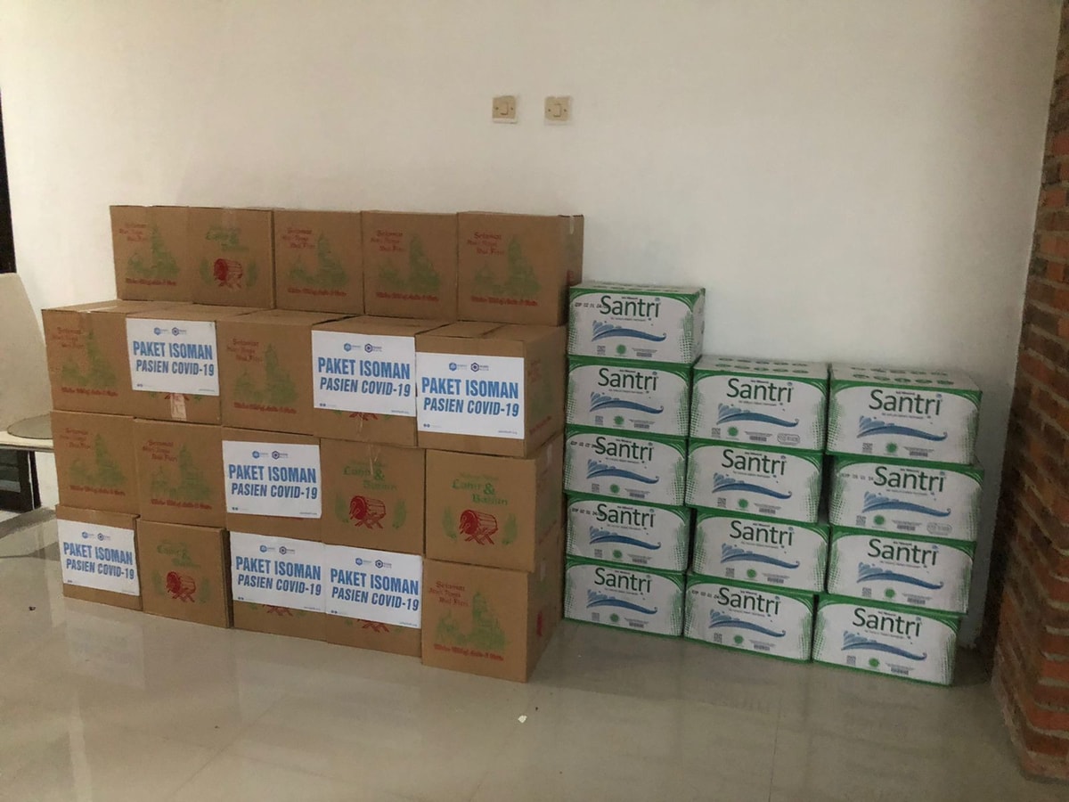 paket Isoman untuk warga Masyarakat Tajur Halang Kabupaten Bogor