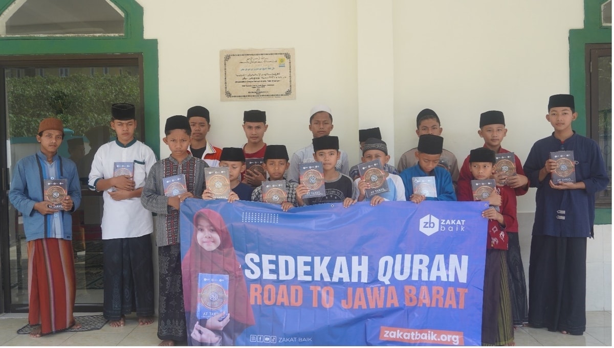 Tim Zakat Baik salurkan Mushaf Al Quran ke Pondok Pesantren Ar Rosyadah