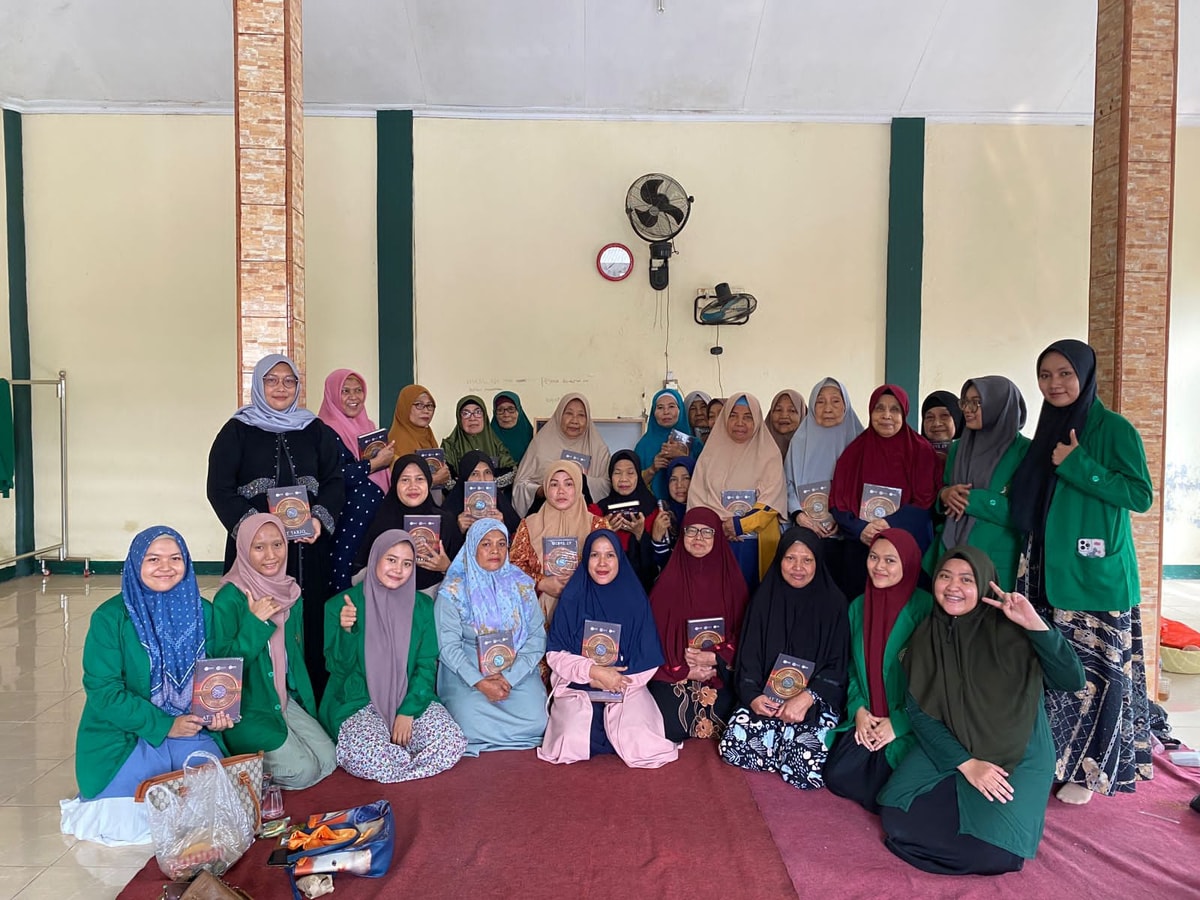 Mahasiswa IIQ Jakarta ikut serta pendistribusian Al Quran : kolaborasi dengan Zakat Baik di Tangerang Selatan