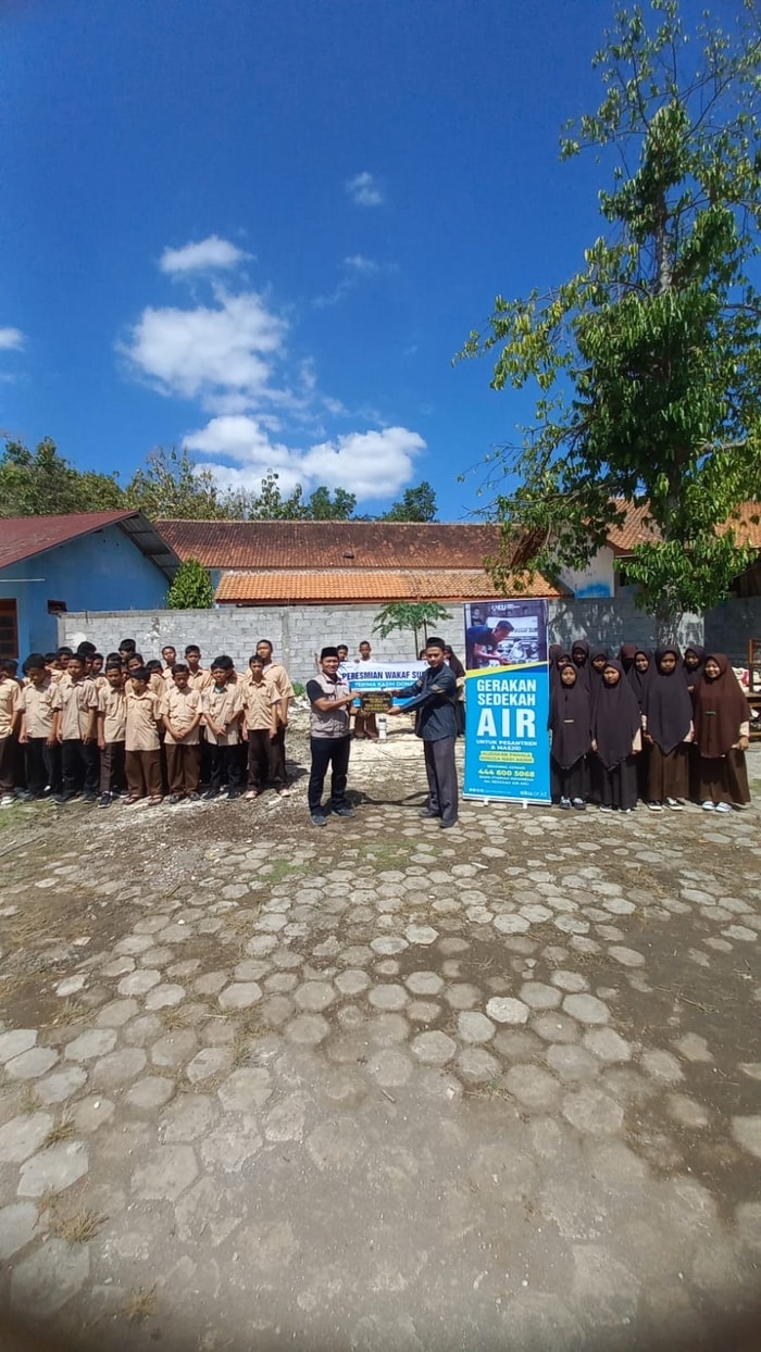 Bencana Kekeringan Melanda, Ratusan Santri Karangmojo Bersyukur di Buatkan Sumur Air Bersih