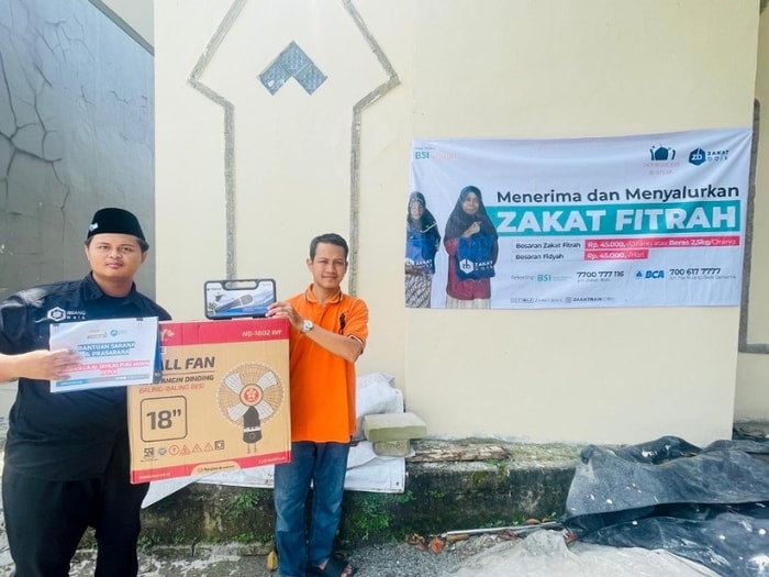 Dukung Kenyamanan Jamaah, Zakat Baik Salurkan Bantuan ke Mushola Al Ikhlas Bojongsari