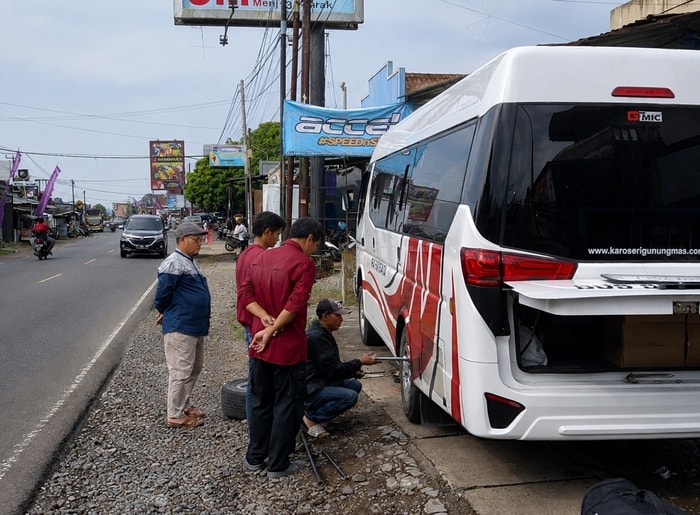 Qadar yang Menghadirkan Kebaikan: Saat Perjalanan Terhenti, Kepedulian Justru Bergerak