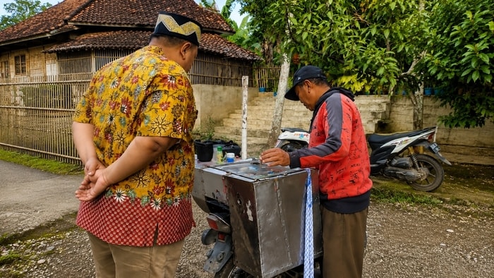 Di Balik Program Makan Bergizi, Ada Doa Pedagang Kecil yang Nyaris Tak Terdengar