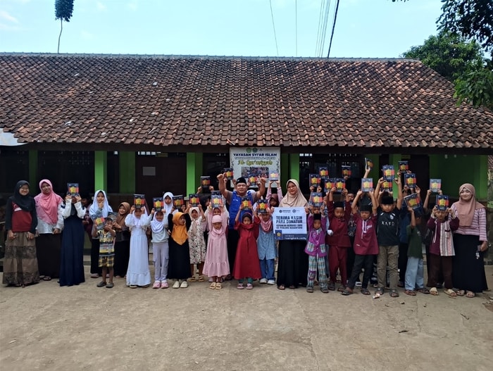 MENEMBUS JALAN TERJAL DEMI CAHAYA AL-QURAN