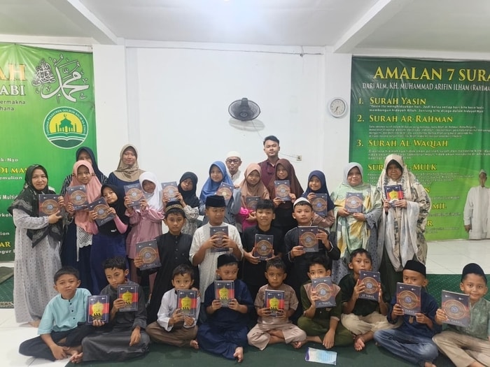 Dukung Anak Belajar Al-Qur’an, Zakat Baik Salurkan 80 Al-Qur’an dan 80 Iqro’ di Bojongsari