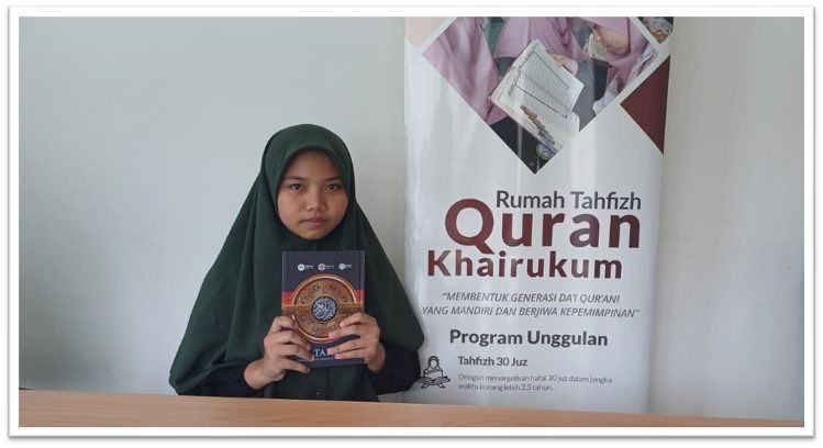 Julia Andini, Dengan Keterbatasan Ekonomi Tetap Semangat Menghafal Al Quran