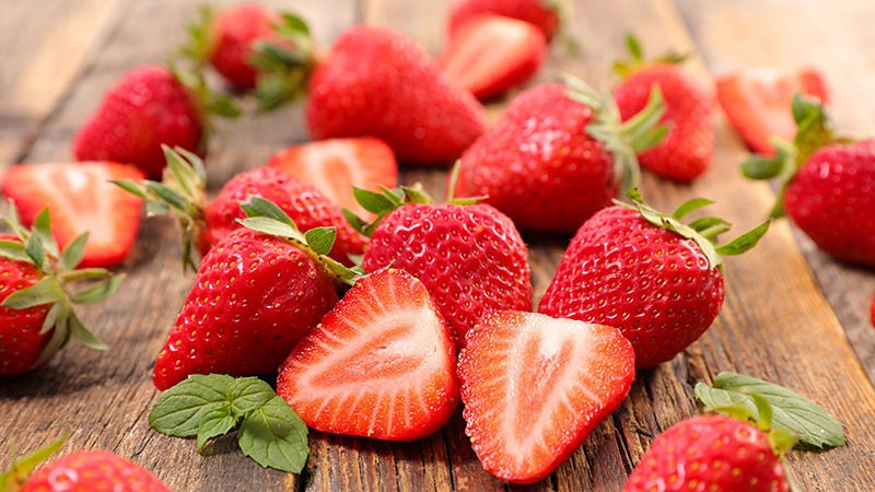 Ini Rahasianya! 7 Tips Sukses Budidaya Strawberry Untuk Pemula.